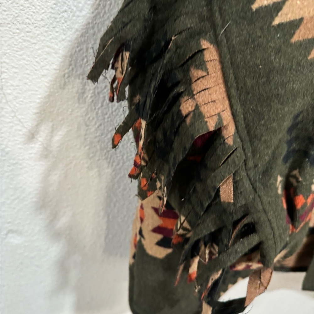 L.I.F.E western Aztec fringe shirt jacket size medium - Picture 5 of 9